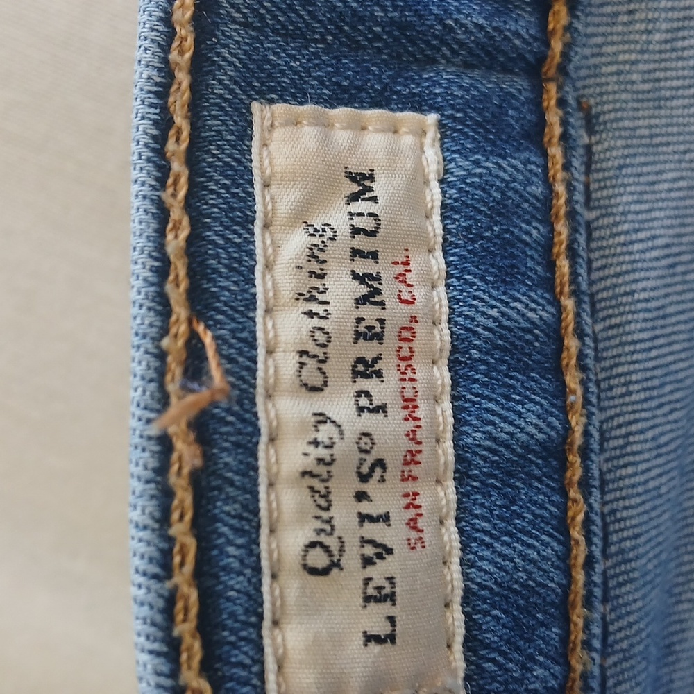 Levi's 724 High Rise Straight Women's Distressed Blue Jeans Size 31 - Picture 5 of 6